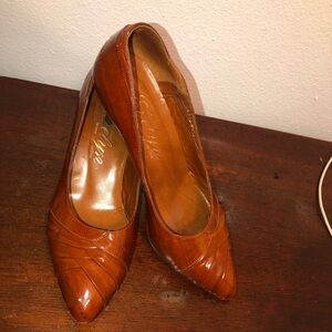 Chic Tan Leather Women's Heels